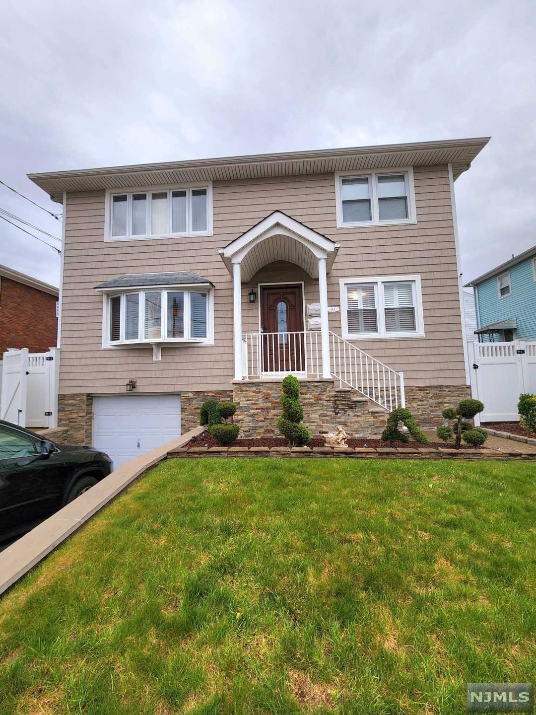 664 Chase Ave, Lyndhurst, NJ 07071 - photo 1