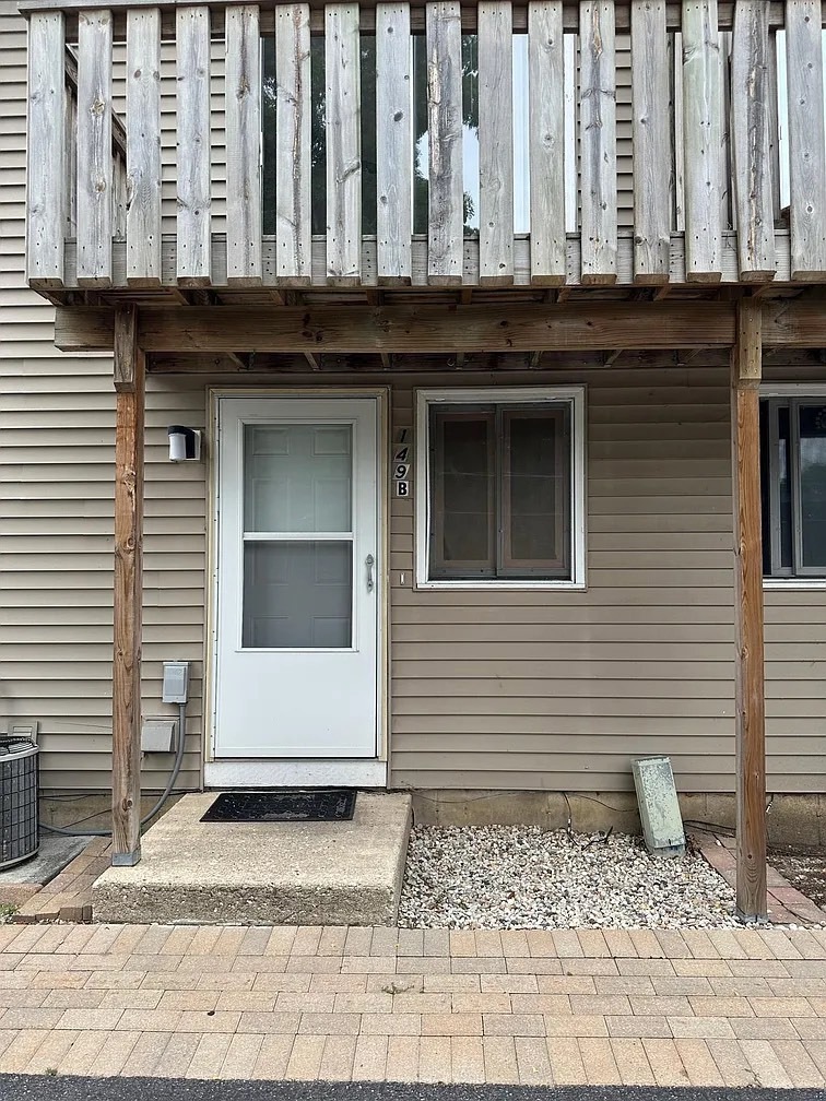 149 Forest Ave unit B, Fox Lake, IL 60020 - photo 1