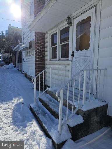 200 W Bertsch St unit 1, Lansford, PA 18232 - photo 1