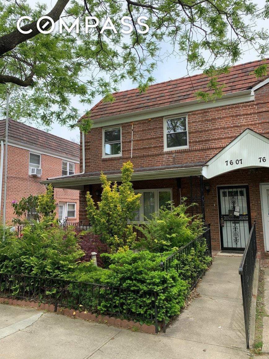 76-07 170th St unit 1, Flushing, NY 11366 - photo 1