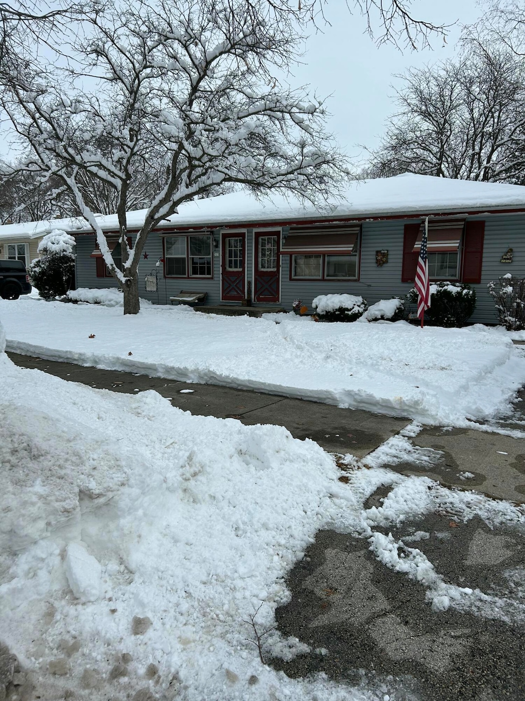 513 Bender Rd, West Bend, WI 53090 - photo 1