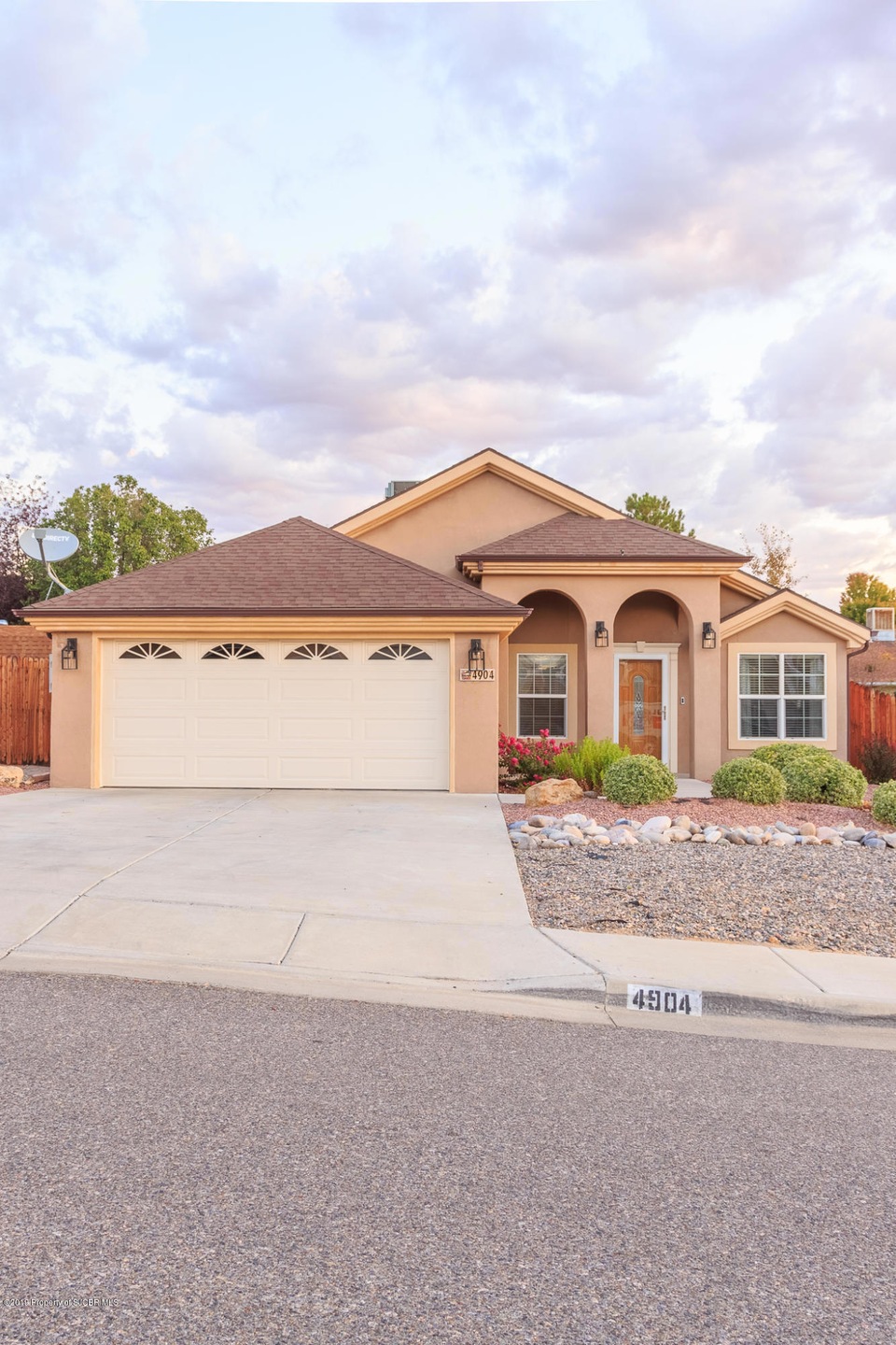 4904 E Carol Creste Dr, Farmington, NM 87402 - photo 1