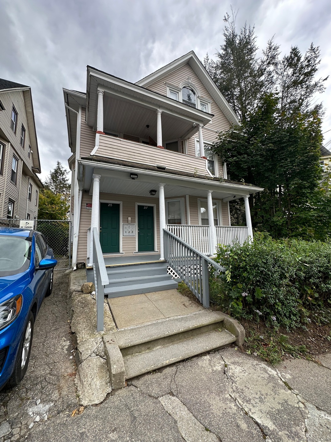 217 Woodlawn Terrace unit 1, Waterbury, CT 06710 - photo 1