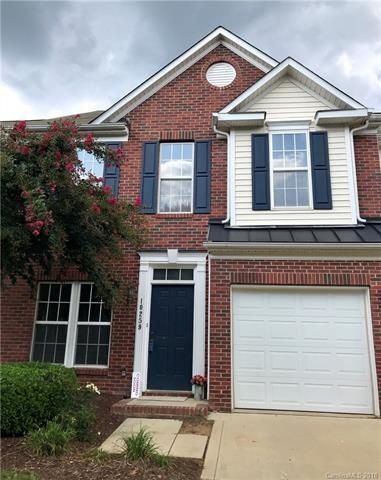 Brick veneer with siding exterior, 1 car garage an