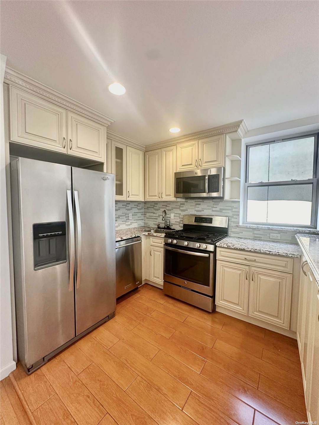 25-31 45th St unit 2, Astoria, NY 11103 - photo 1