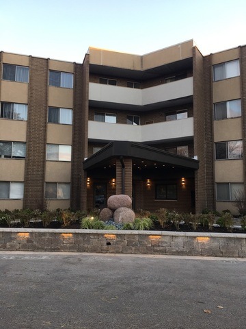 260 E Butterfield Rd, Elmhurst, IL 60126 - photo 1