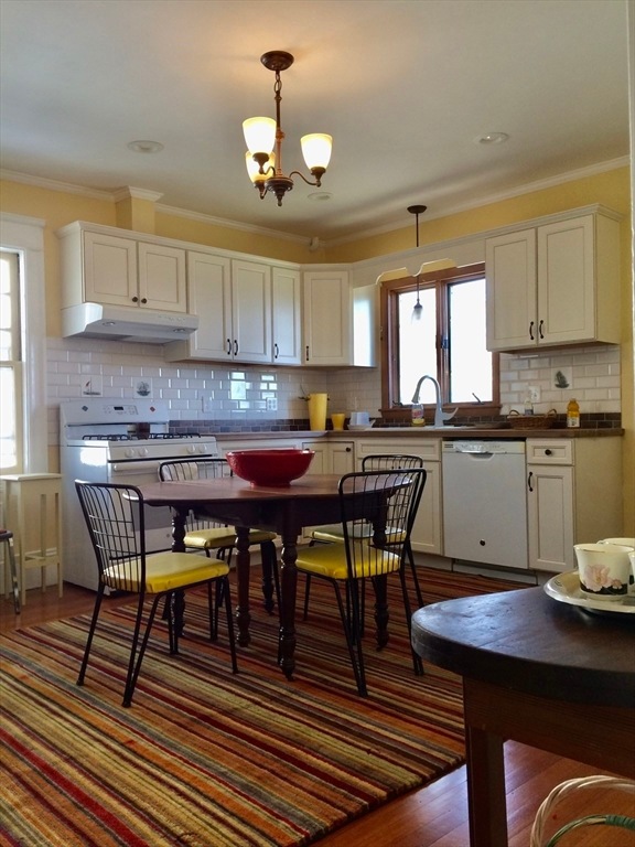 182 Ocean St unit 2, Lynn, MA 01902 - photo 1