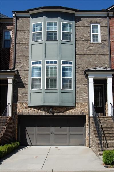 Brookhaven townhome, move-in ready.  Beautifully a