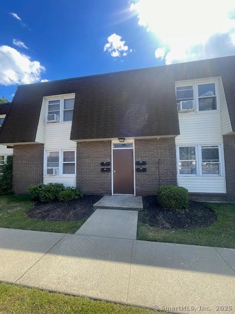 107 Kenneth St unit B, East Haven, CT 06512 - photo 1