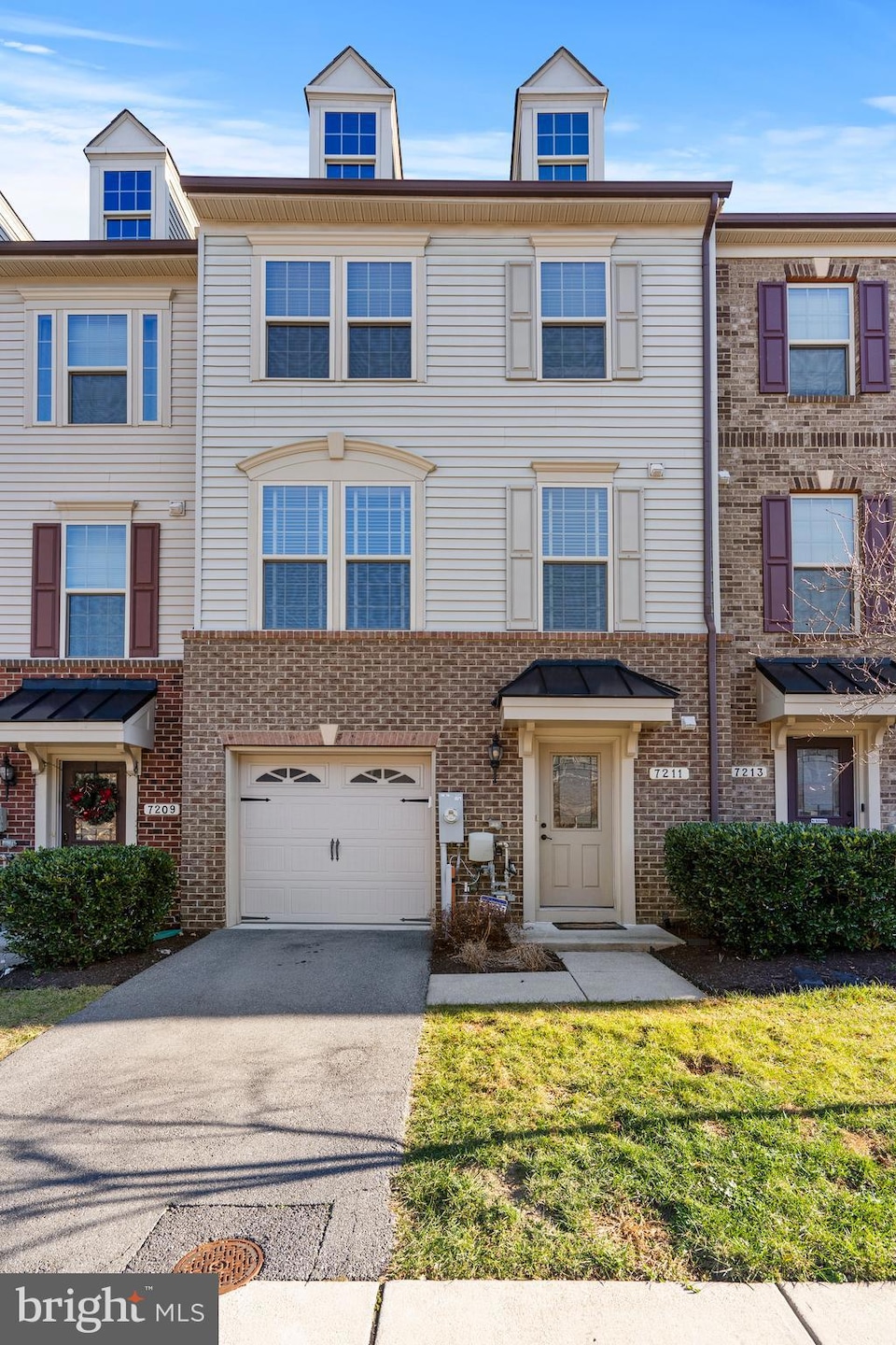 7211 Winding Hills Dr, Hanover, MD 21076 - photo 1