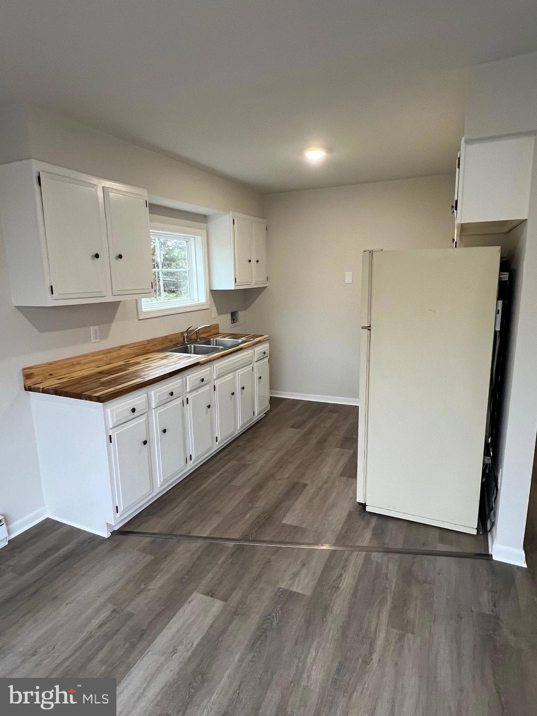 50 Briarwood Ln unit 4, Berkeley Springs, WV 25411 - photo 1