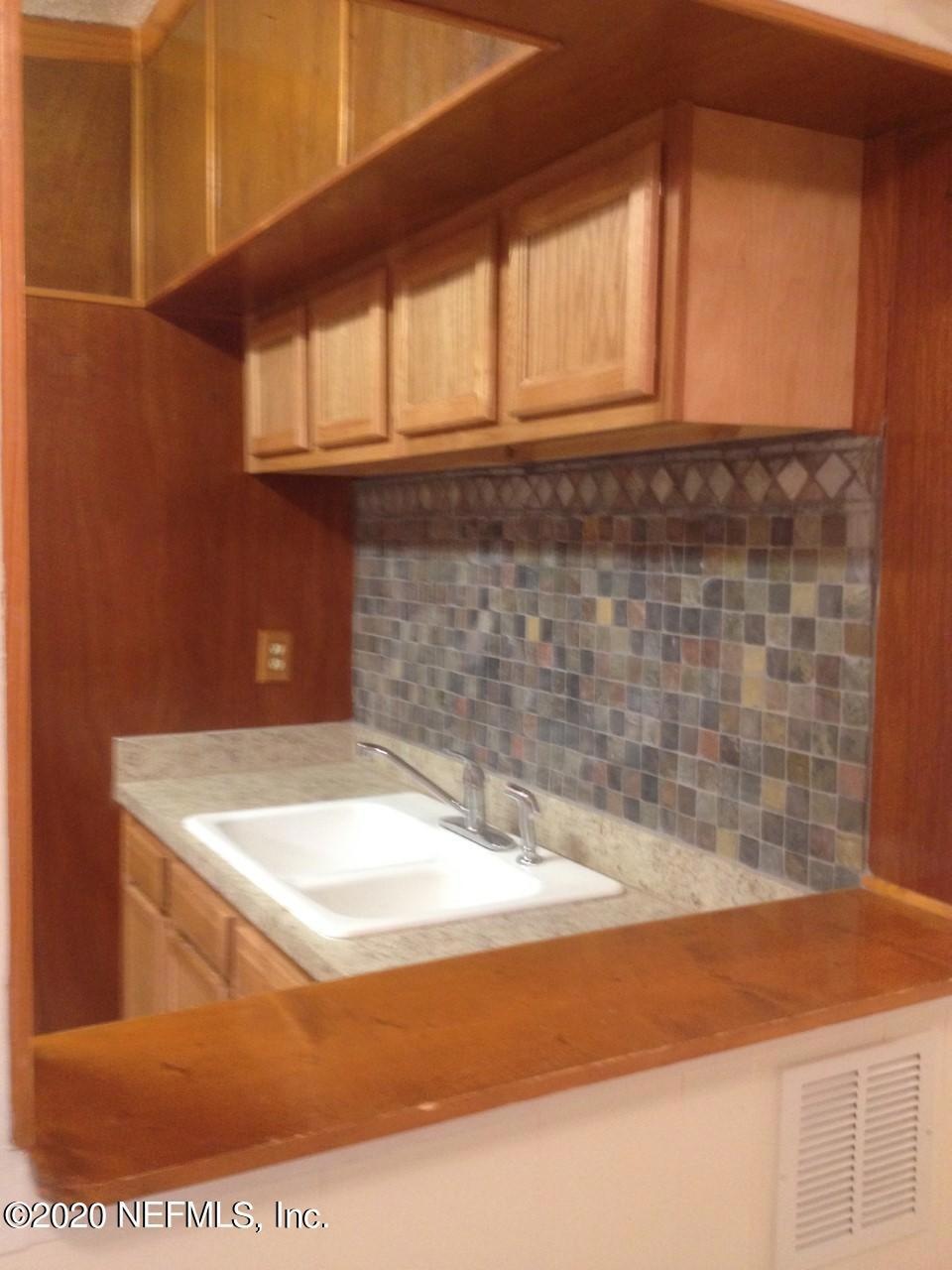 2929 Brackridge Blvd E, Jacksonville, FL 32216 - photo 1