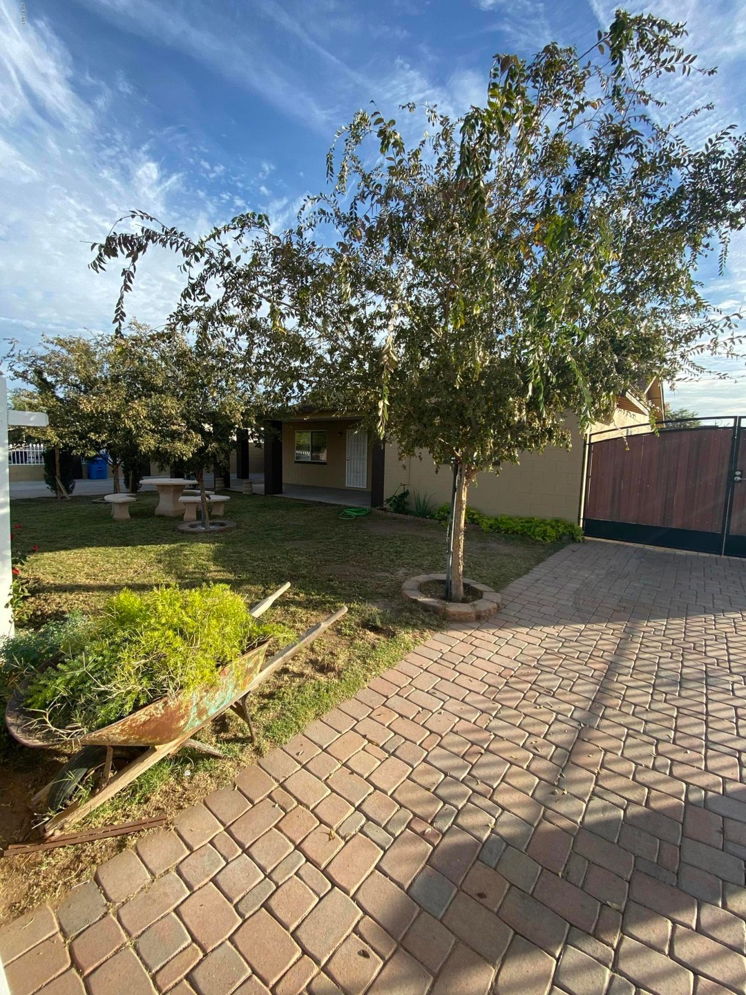 3329 N 80th Ln, Phoenix, AZ 85033 - photo 1