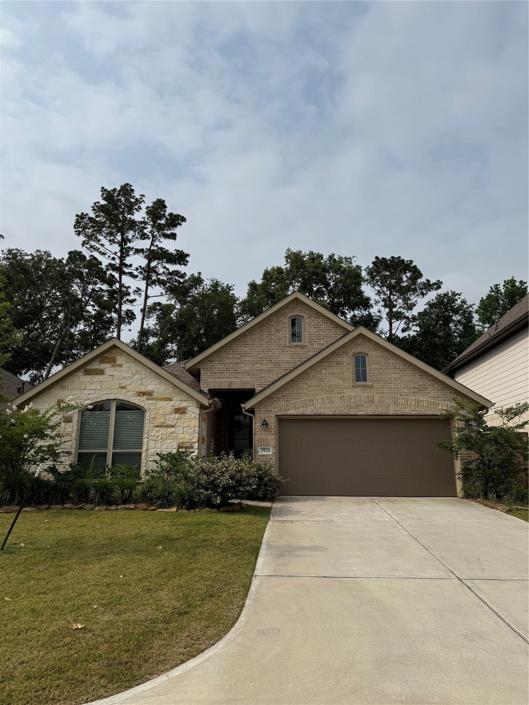 Front of Home, 2 Car Garage, Driveway
