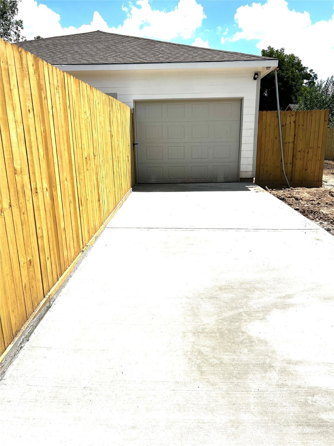 8110 Schneider St, Houston, TX 77093 - photo 1