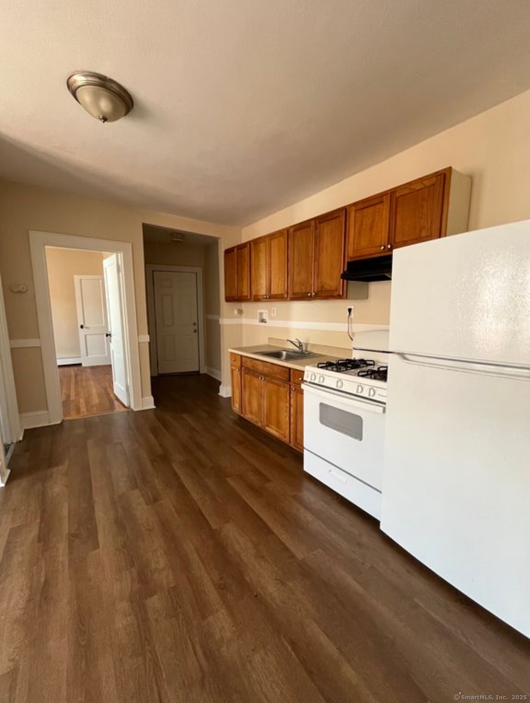 157 Wilcox St, New Britain, CT 06051 - photo 1