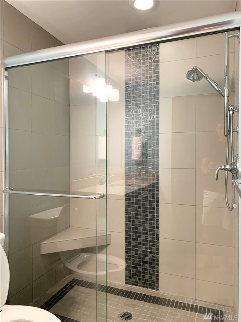 8701 58th St W, University Place, WA 98467 - photo 1