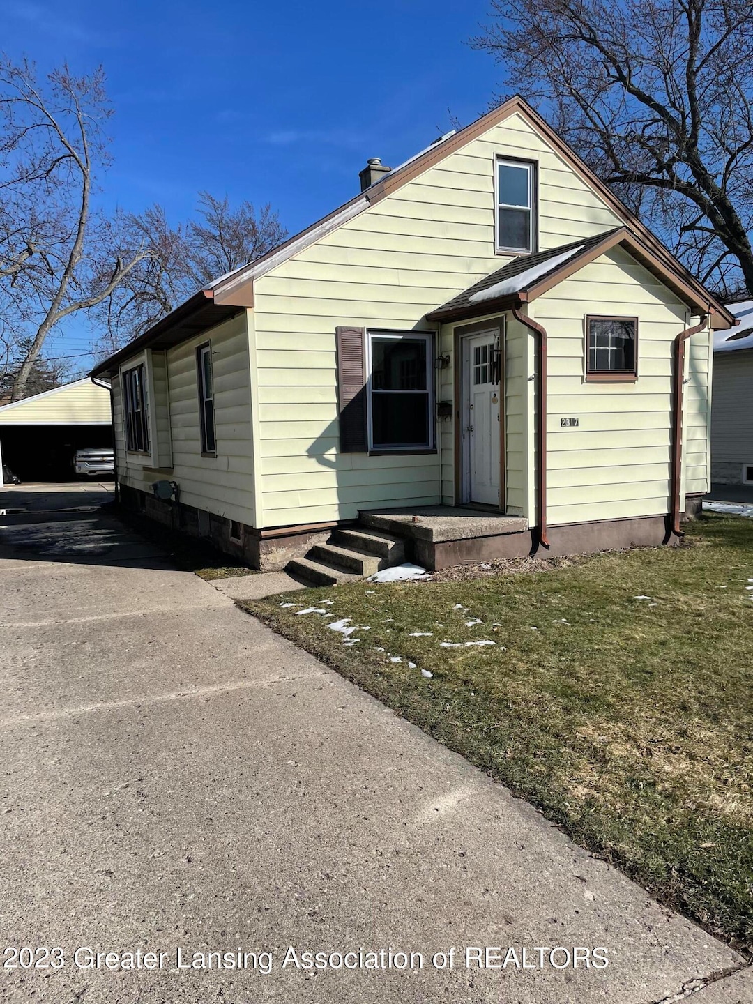 2317 Harding Ave, Lansing, MI 48910 - photo 1