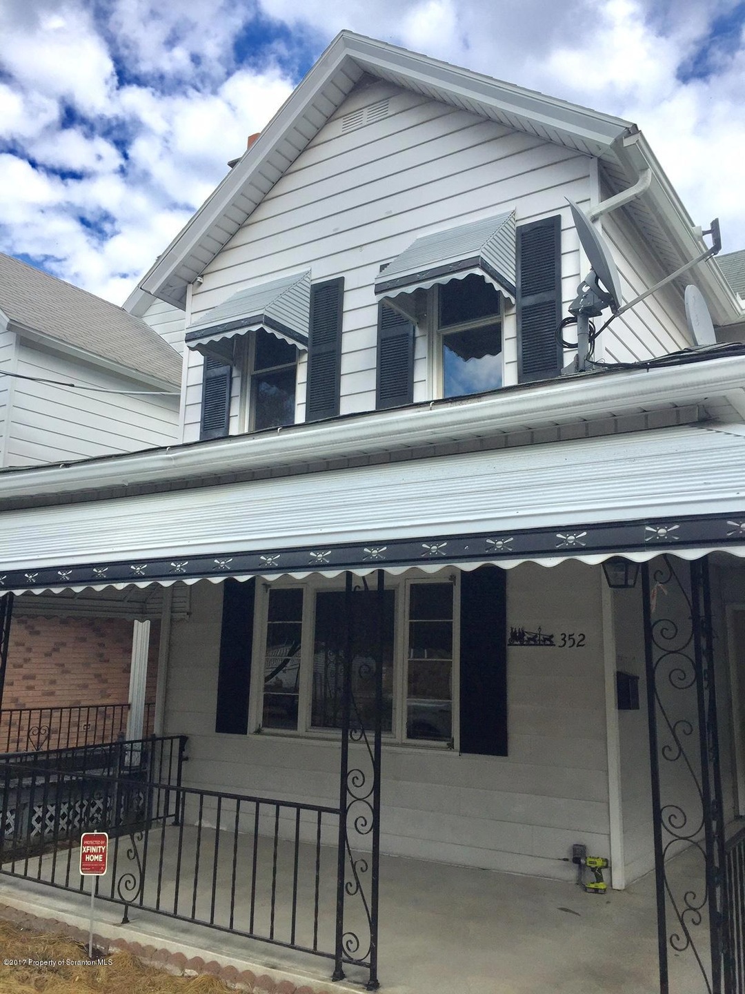 352 N Rebecca Ave, Scranton, PA 18504 - photo 1