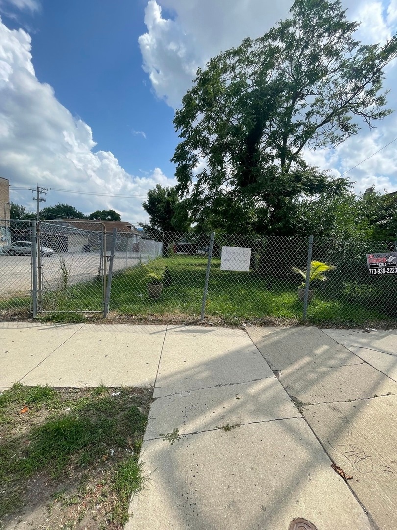 2711 W 59th St, Chicago, IL 60629 - photo 1