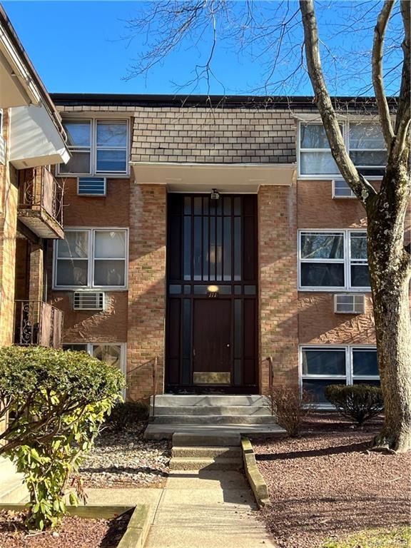 171 Kearsing Pkwy unit F, Monsey, NY 10952 - photo 1