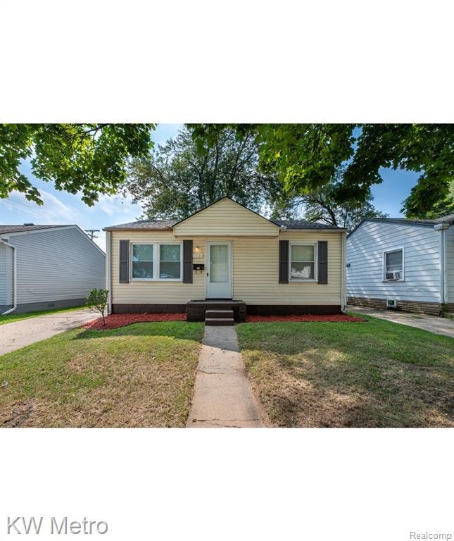 11330 Chalmers Ave, Warren, MI 48089 - photo 1