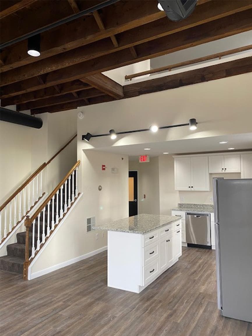 1181 Elm St, Manchester, NH 03101 - photo 1