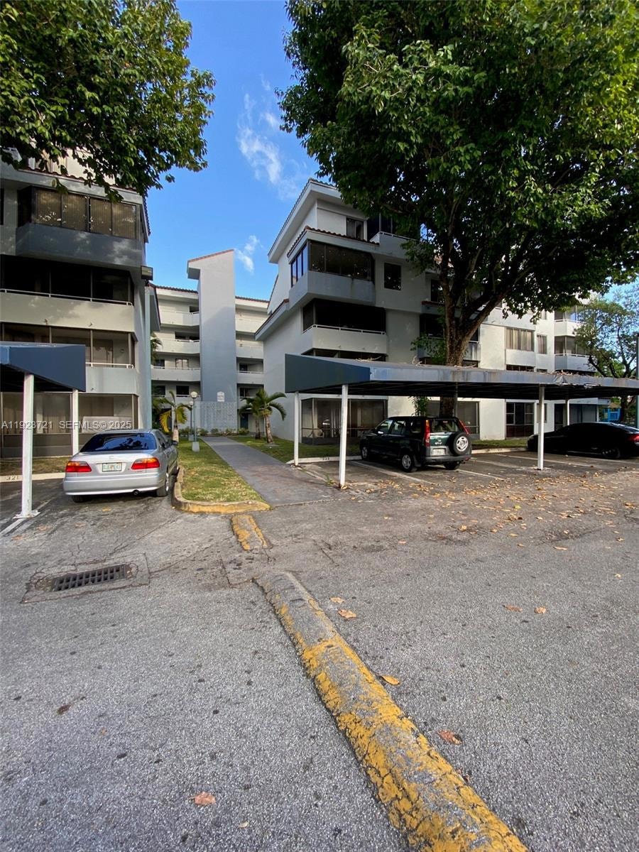 Verabella Falls unit D212, Miami, FL 33193 - photo 1