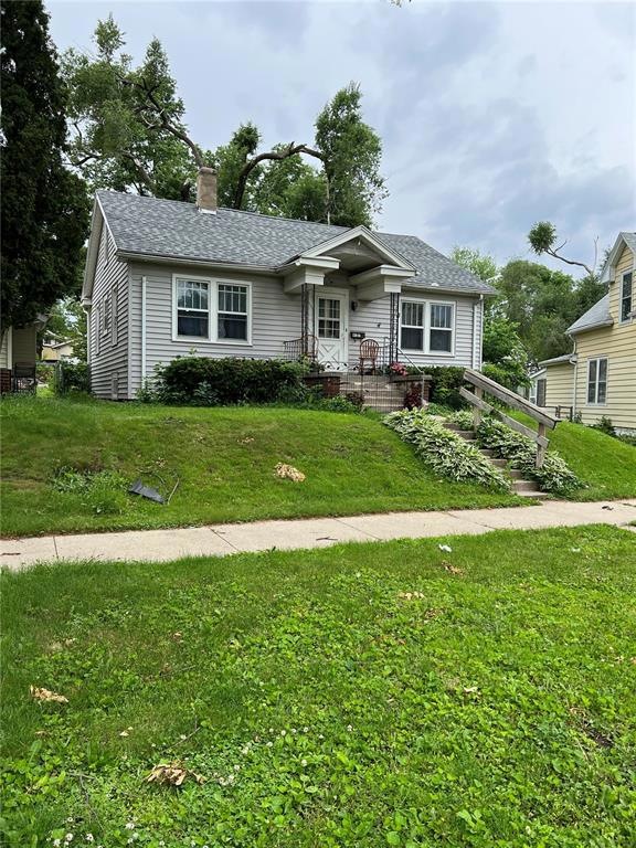 238 11th St NW, Cedar Rapids, IA 52405 - photo 1