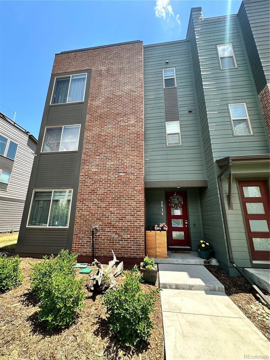 2514 N Moline St, Aurora, CO 80010 - photo 1