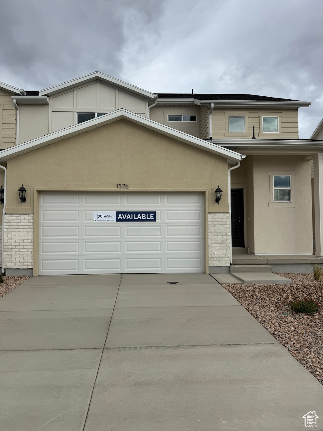 Pending $409,000 • Co-Listing Agent