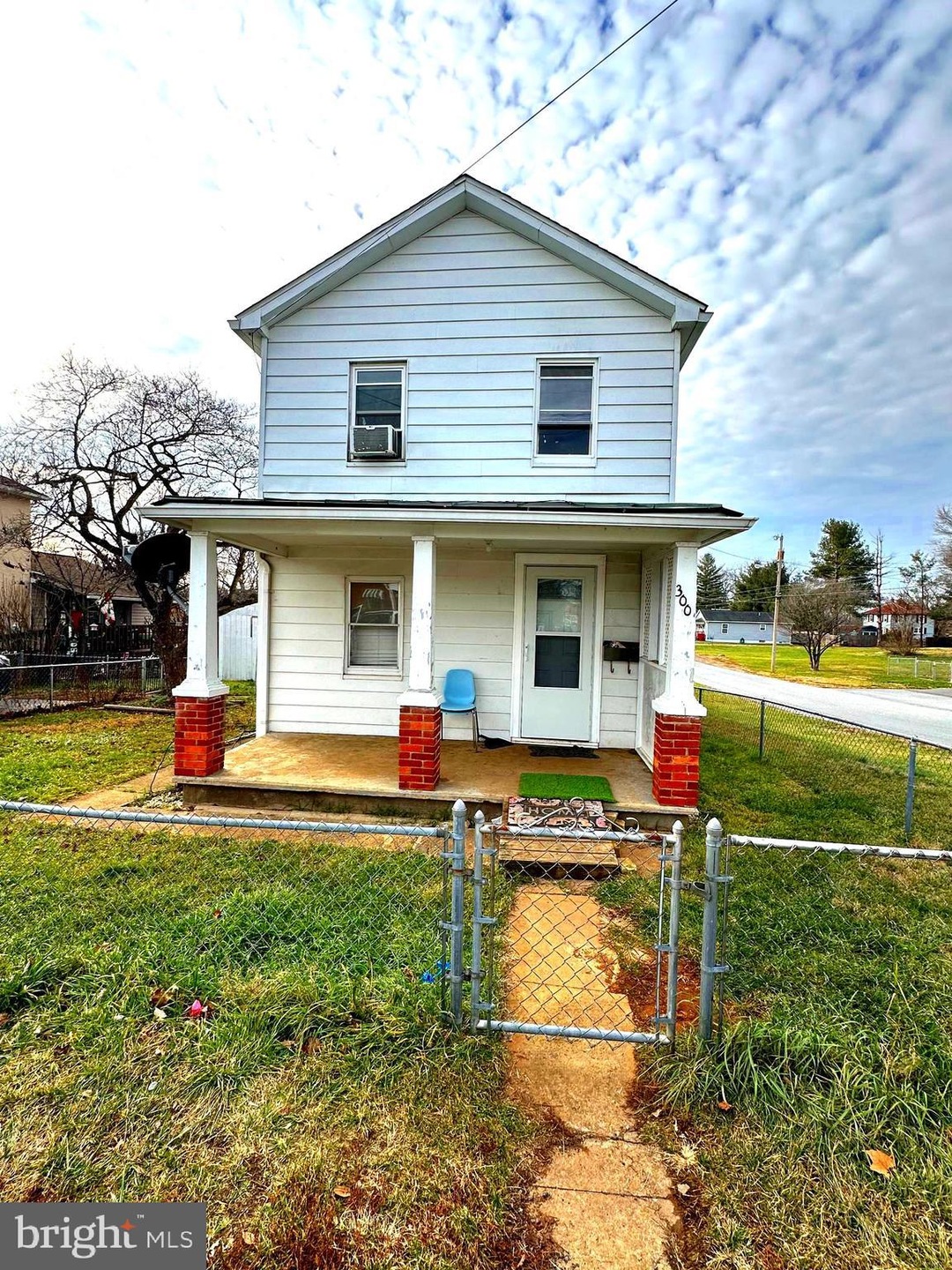 300 S George St, Ranson, WV 25438 - photo 1