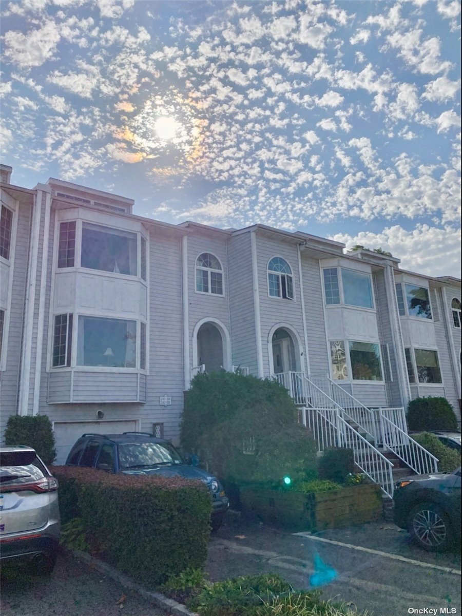 240-23A Oak Park Dr unit 28B, Little Neck, NY 11362 - photo 1