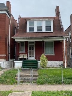 4556 Athlone Ave, Saint Louis, MO 63115 - photo 1