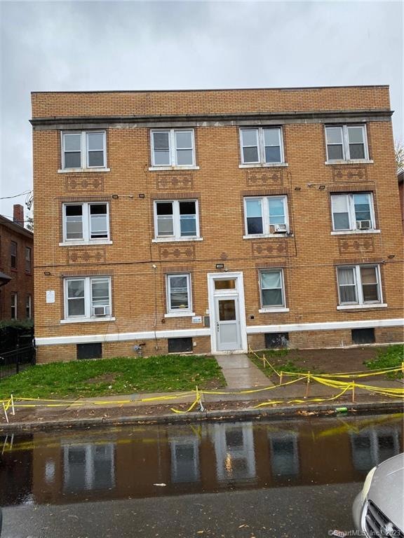 35 Squire St unit C2, Hartford, CT 06106 - photo 1