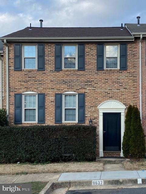 9637 Lindenbrook St, Fairfax, VA 22031 - photo 1