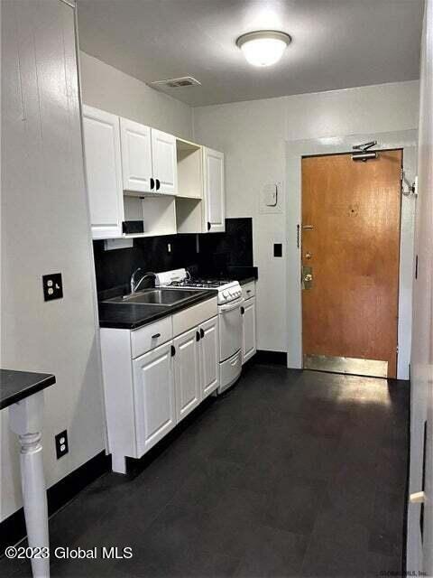 461 State St unit 2R, Albany, NY 12203 - photo 1