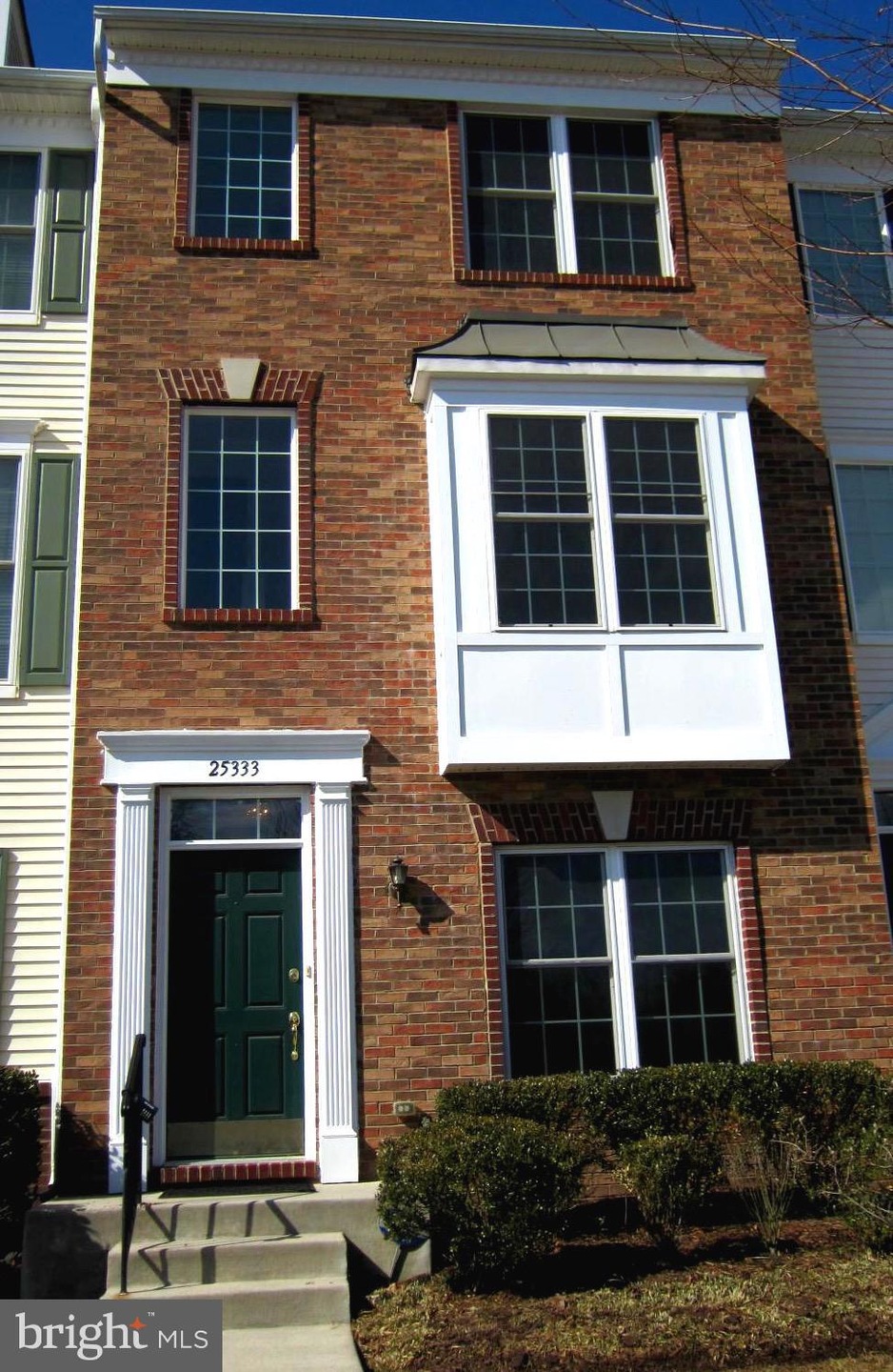 25333 Crossfield Dr, Chantilly, VA 20152 - photo 1