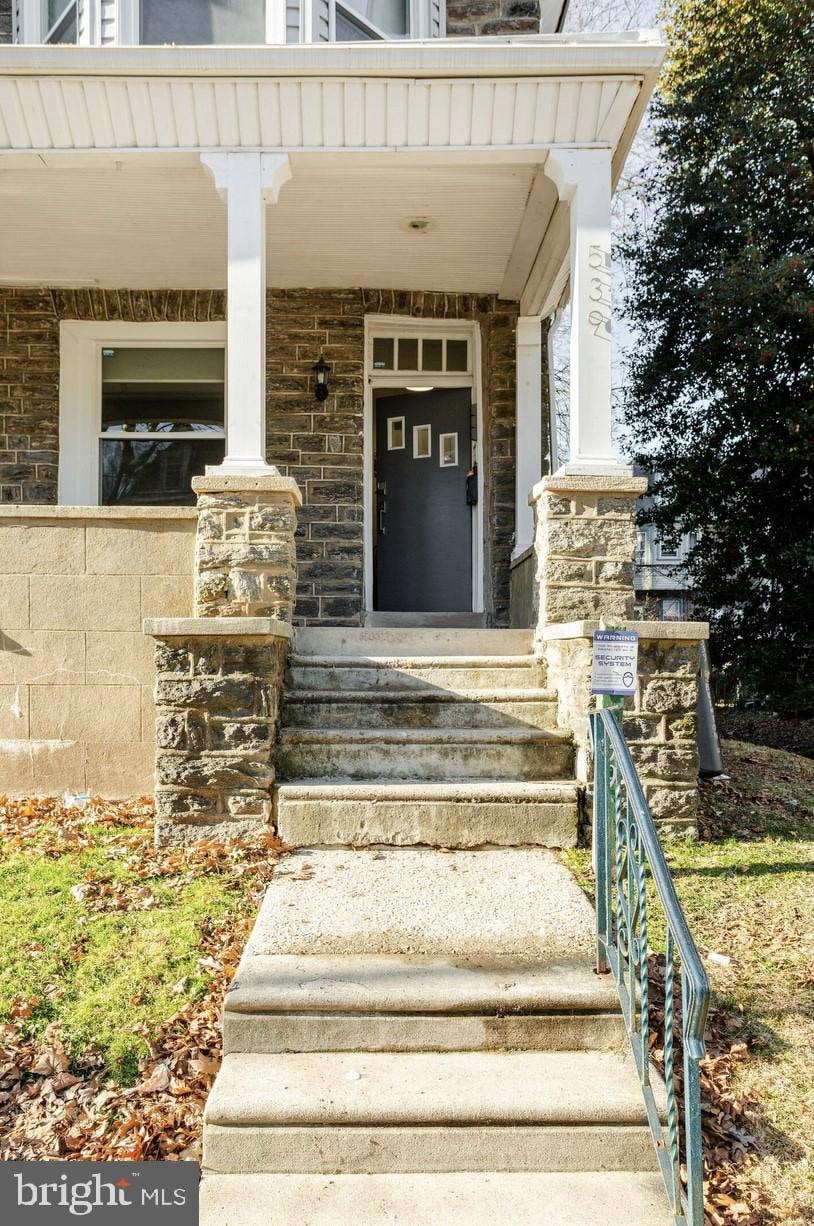 539 E Brinton St, Philadelphia, PA 19144 - photo 1