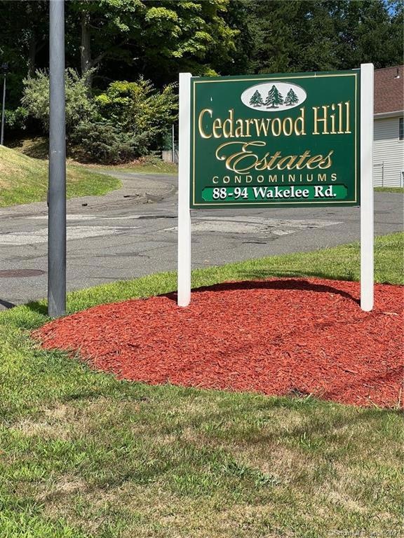 90 Wakelee Rd unit 2, Waterbury, CT 06705 - photo 1