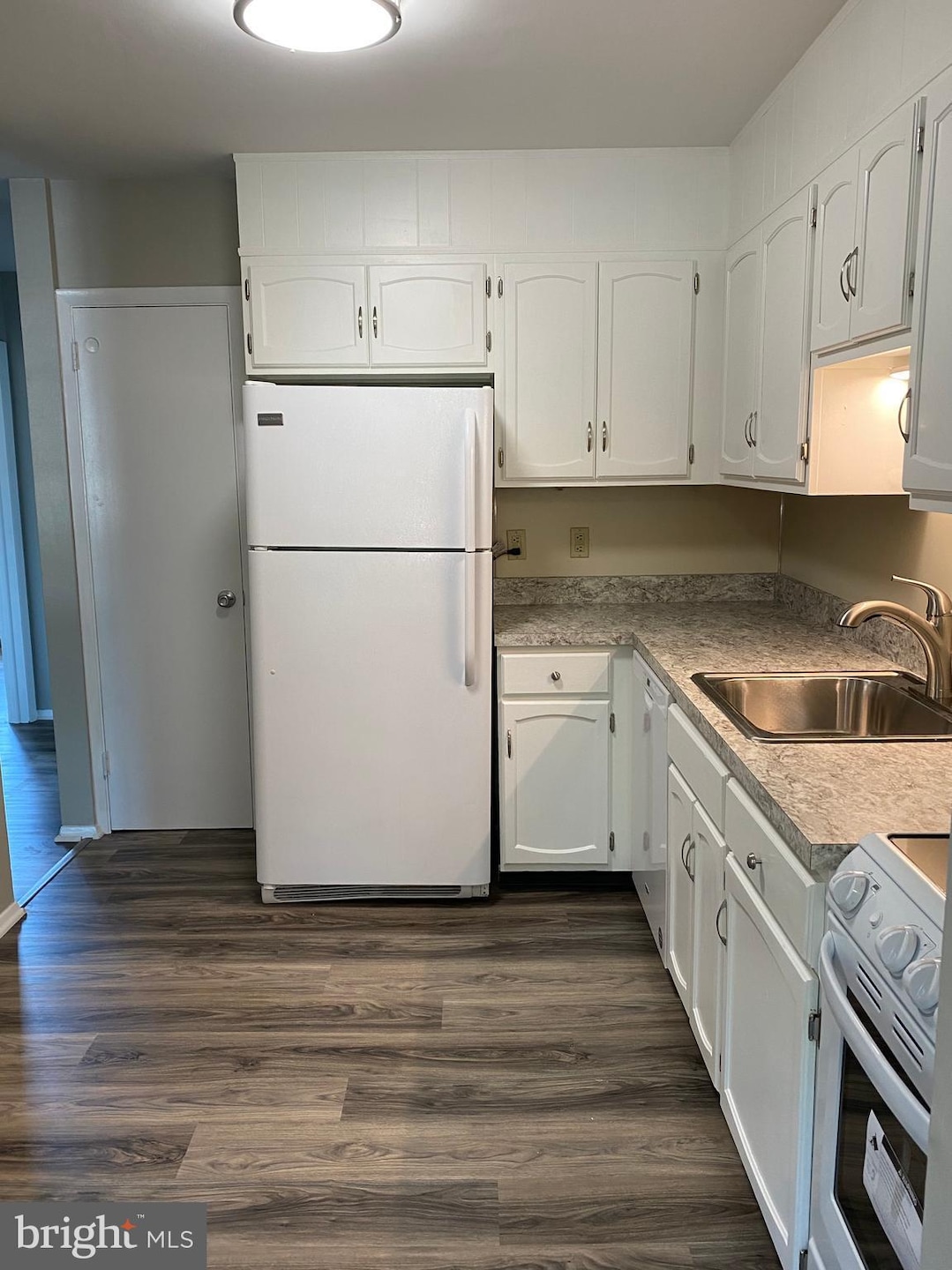 956 E Maple St unit D, Palmyra, PA 17078 - photo 1