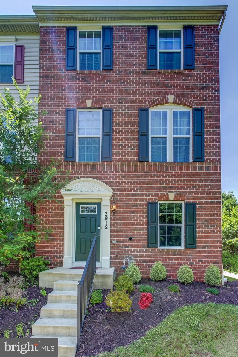 3912 Halton Hall Ln, Burtonsville, MD 20866 - photo 1