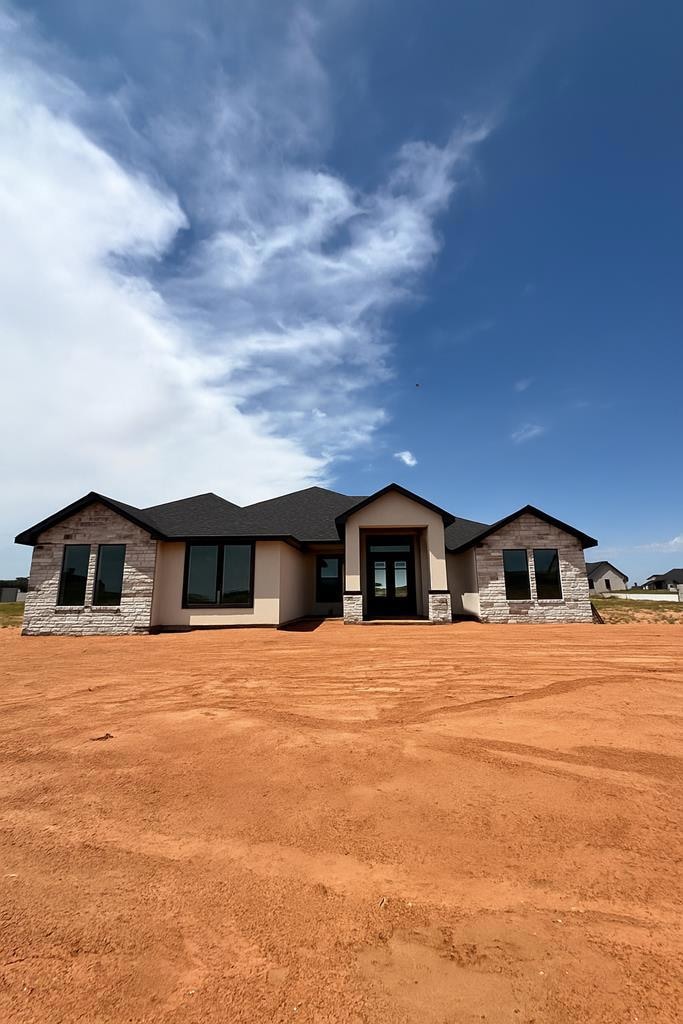 For Sale $472,000