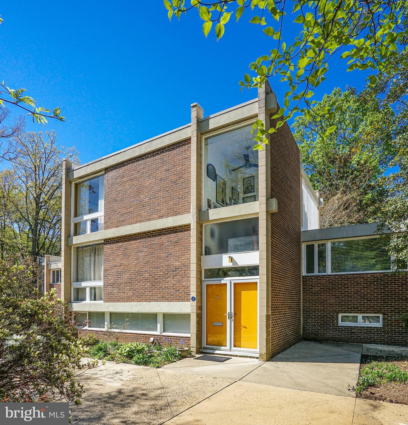 11513 Maple Ridge Rd, Reston, VA 20190 - photo 1