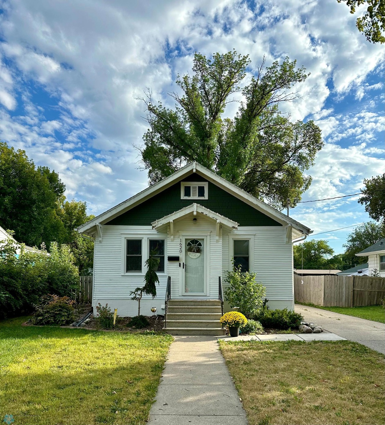 1620 8th Ave S, Fargo, ND 58103 - photo 1