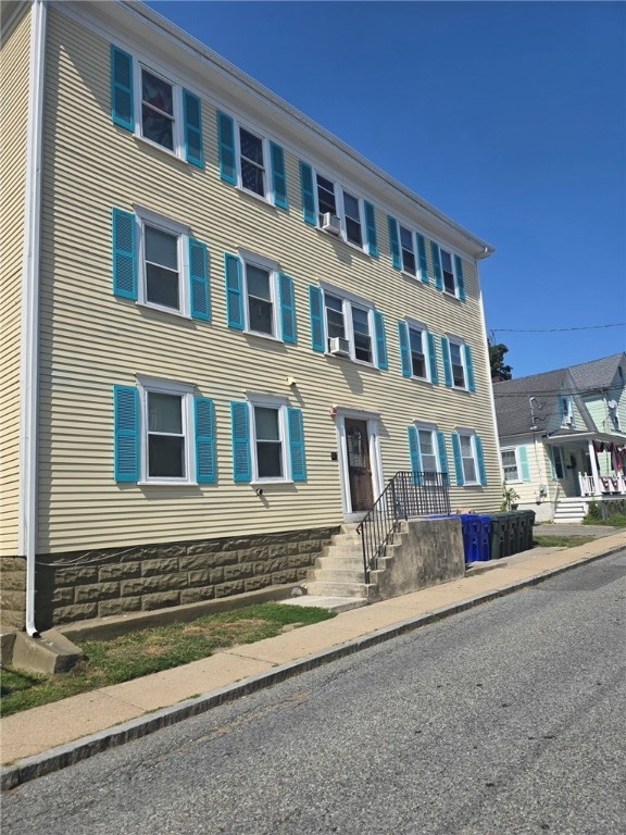 59 Court St, Bristol, RI 02809 - photo 1