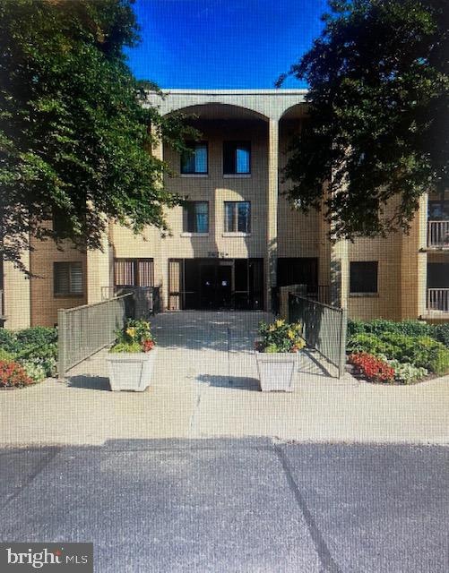 7425 Democracy Blvd unit 306, Bethesda, MD 20817 - photo 1