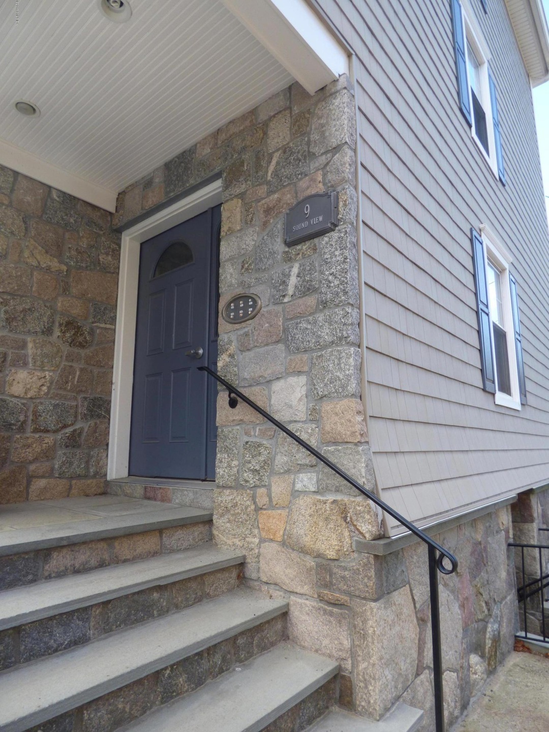 9 Sound View Ct unit 2A, Greenwich, CT 06830 - photo 1