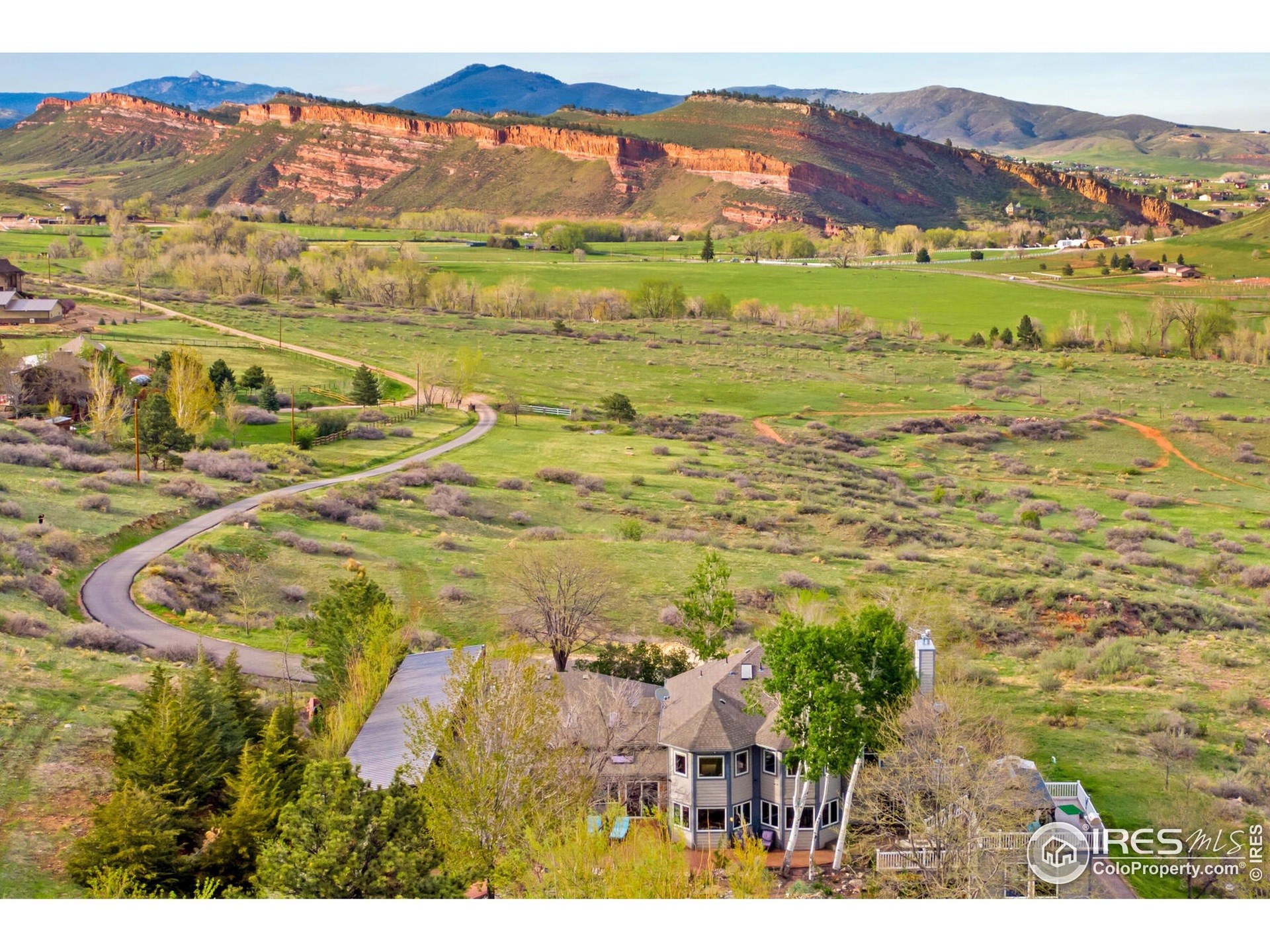 35 Incredible acres. Valley, Ridges, Rock Out Croppings and NO HOA