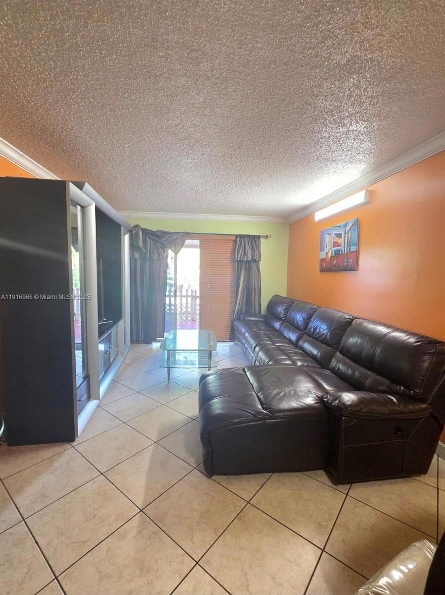 6225 SW Kendale Lakes Cir unit D-150, Miami, FL 33183 - photo 1